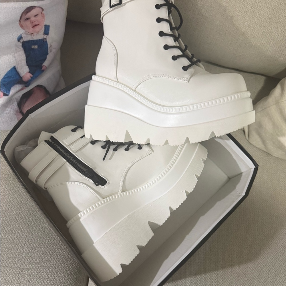 Demonia White Platform Combat Boots (Burning Man/ Coachella/ Festival wear) - Picture 4 of 5